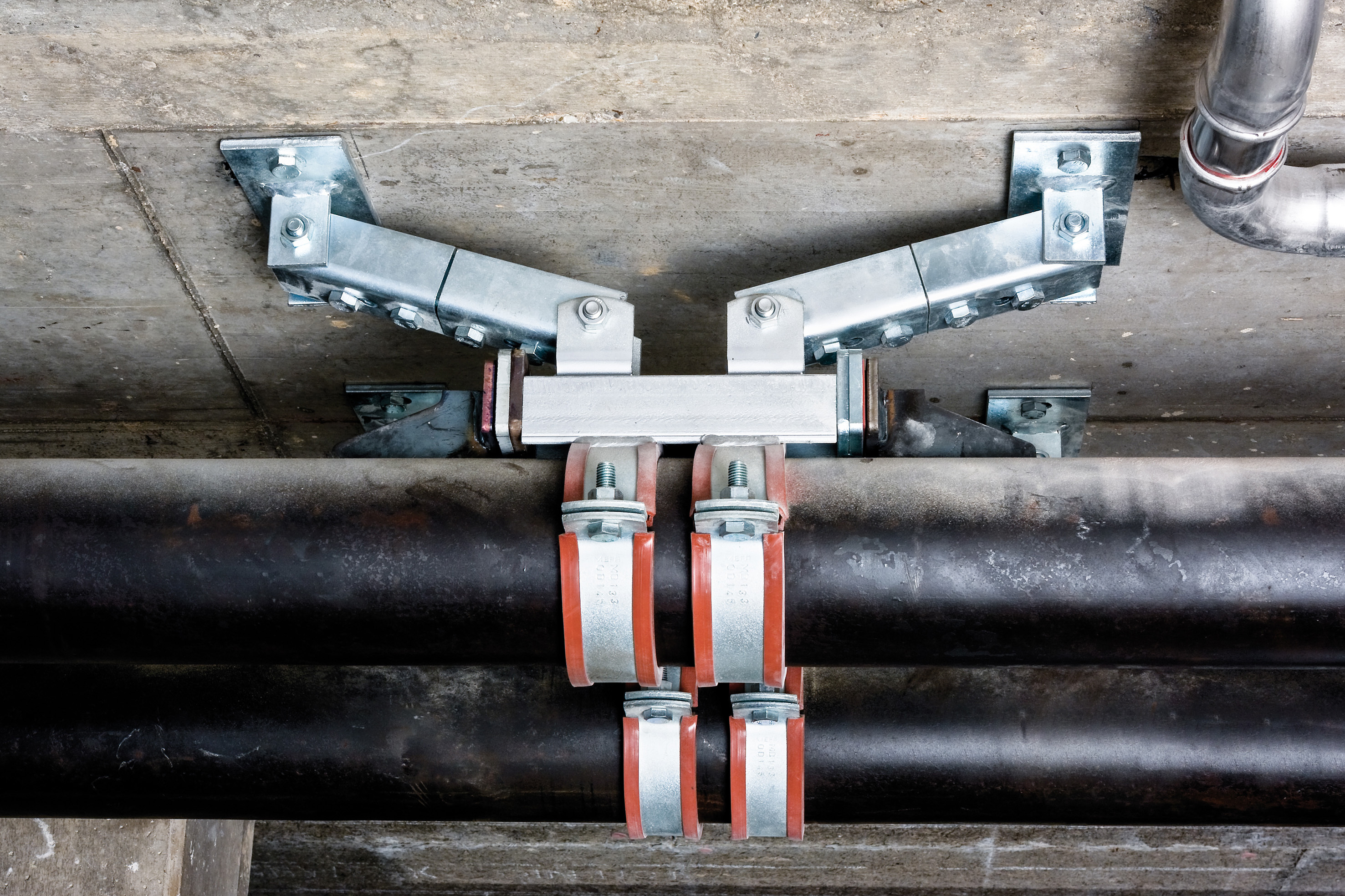 Stabilize structures with joint connections